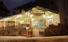 Akrotiri B&B